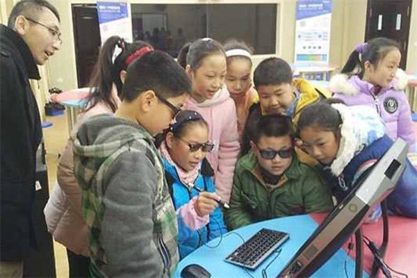 格灵世界VR教育